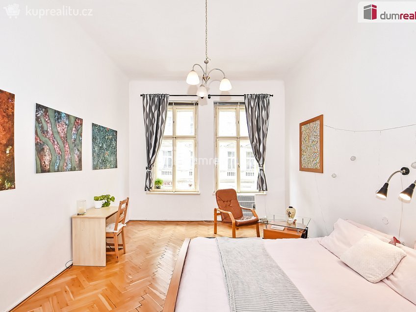 Pronájem bytu 1+1 42 m^2 Husitská, Praha 3 