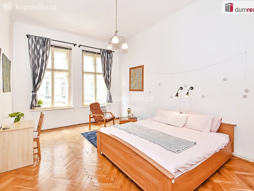 Pronájem bytu 1+1 42 m^2 Husitská, Praha 3 