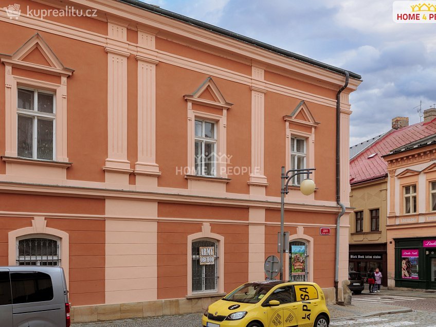 Prodej  rodinného domu 748 m^2 Husova, Kutná Hora 