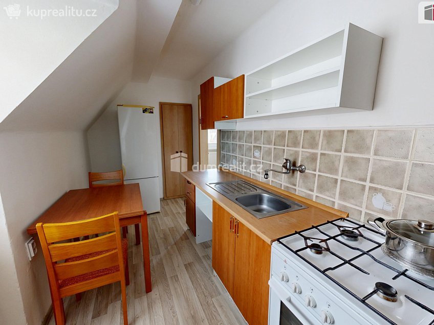 Pronájem bytu 2+1 33 m^2 Polní, Opava 