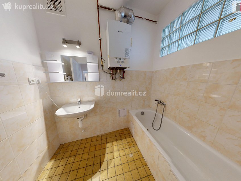 Pronájem bytu 2+1 75 m^2 Dolní náměstí, Opava 