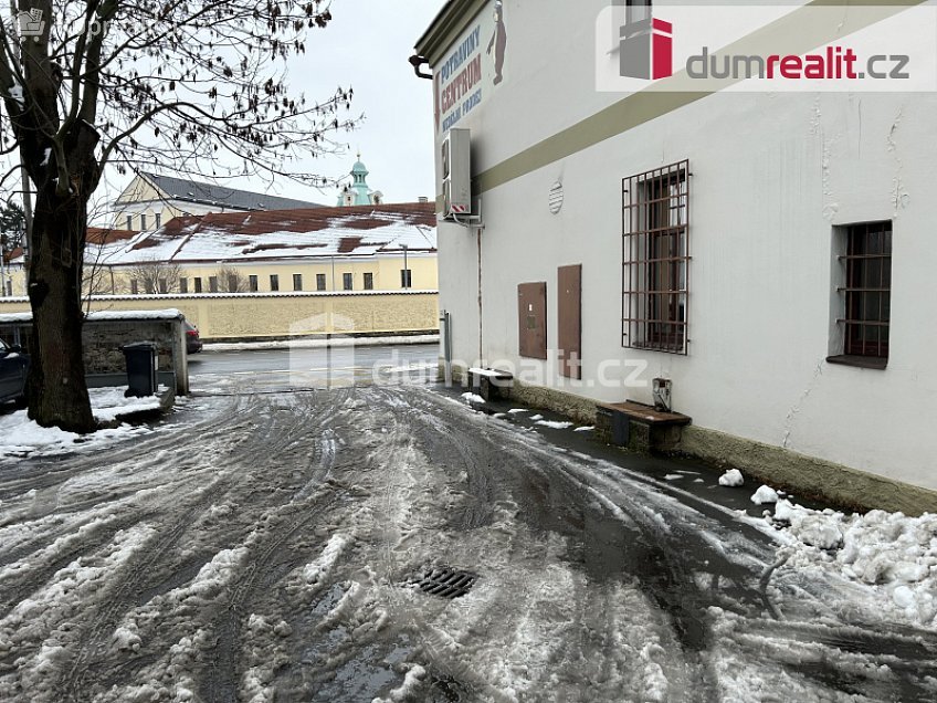 Pronájem  obchodních prostor 120 m^2 Vítězná, Kutná Hora 