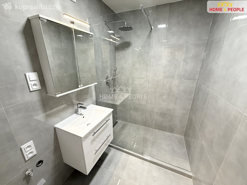 Prodej bytu 4+kk 69 m^2 Chabařovická, Praha 8 
