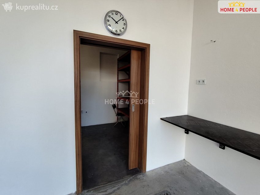 Pronájem  skladu 59 m^2 Vzdálená, Praha-Březiněves 