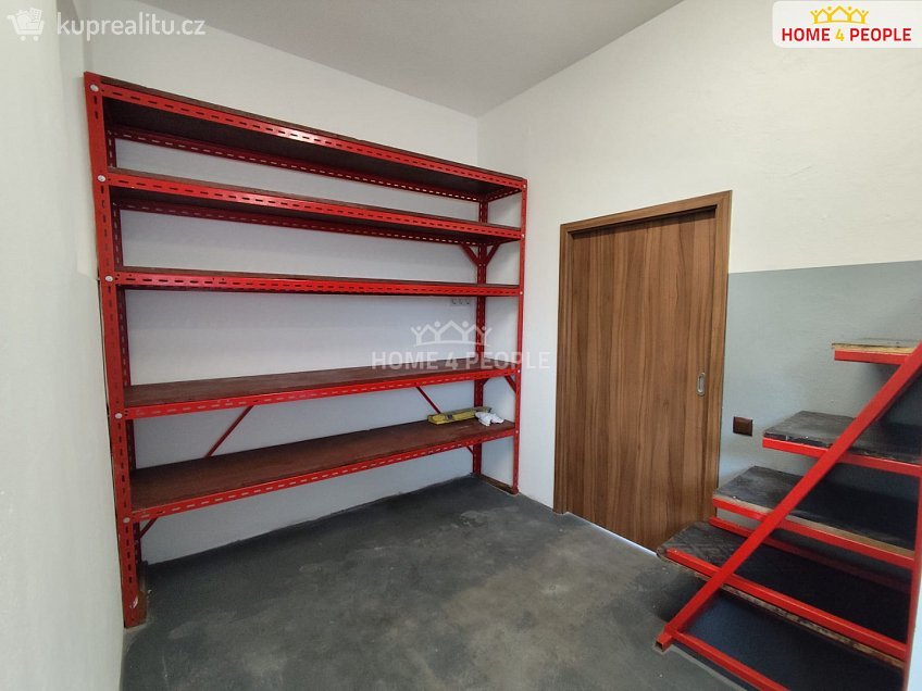 Pronájem  skladu 59 m^2 Vzdálená, Praha-Březiněves 