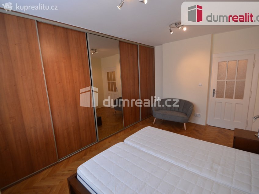 Pronájem bytu 2+1 65 m^2 Podhorská, Praha 5 