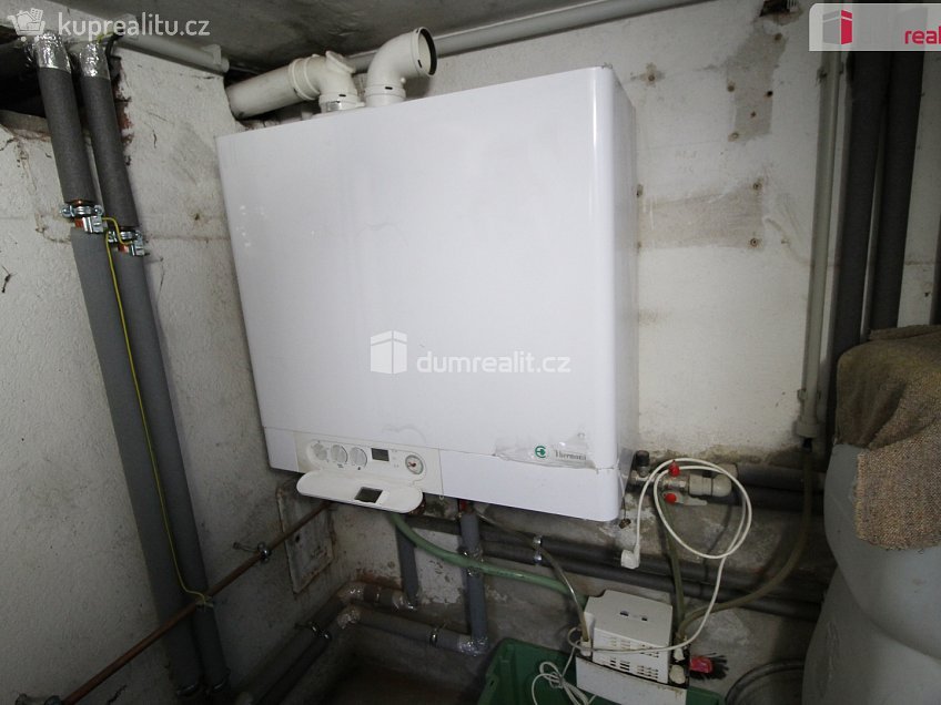 Prodej  chaty 120 m^2 B. Němcové, Kraslice 