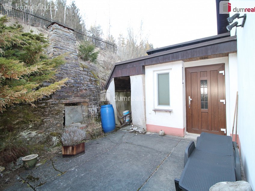 Prodej  chaty 120 m^2 B. Němcové, Kraslice 