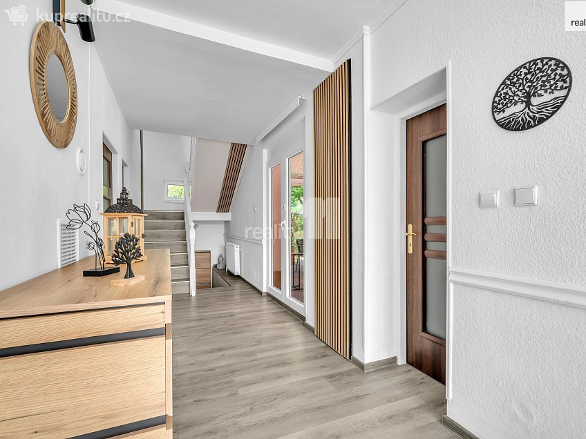 Prodej  rodinného domu 396 m^2 Pod Vrchem, Děčín 