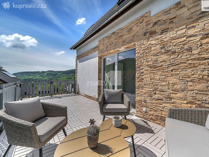 Prodej  rodinného domu 396 m^2 Pod Vrchem, Děčín 