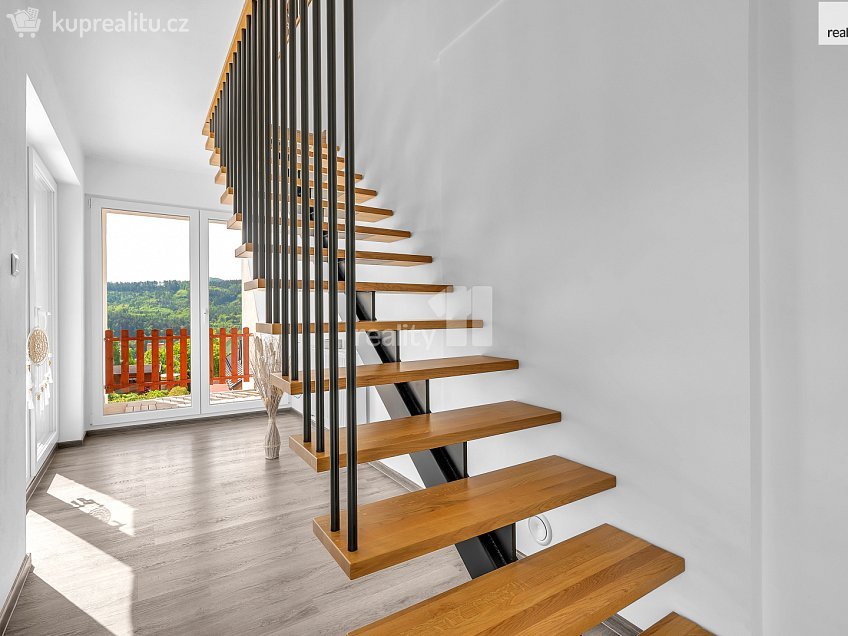 Prodej  rodinného domu 396 m^2 Pod Vrchem, Děčín 