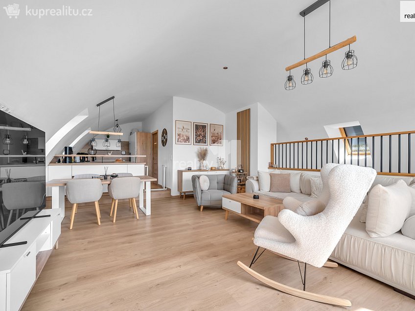 Prodej  rodinného domu 396 m^2 Pod Vrchem, Děčín 