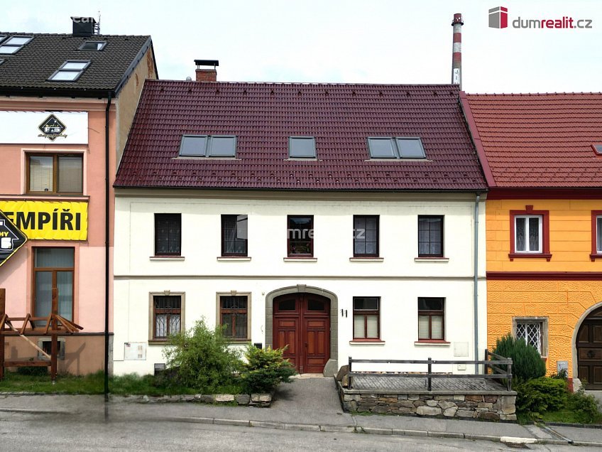 Prodej  rodinného domu 130 m^2 náměstí J. V. Kamarýta, Velešín 