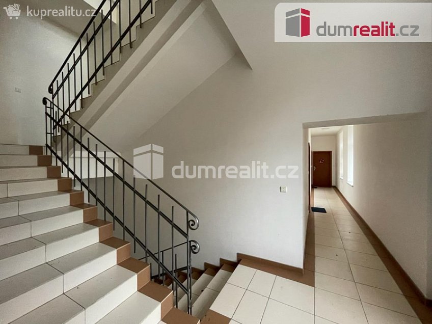 Pronájem bytu 1+kk 35 m^2 Kasárenská, Opava 