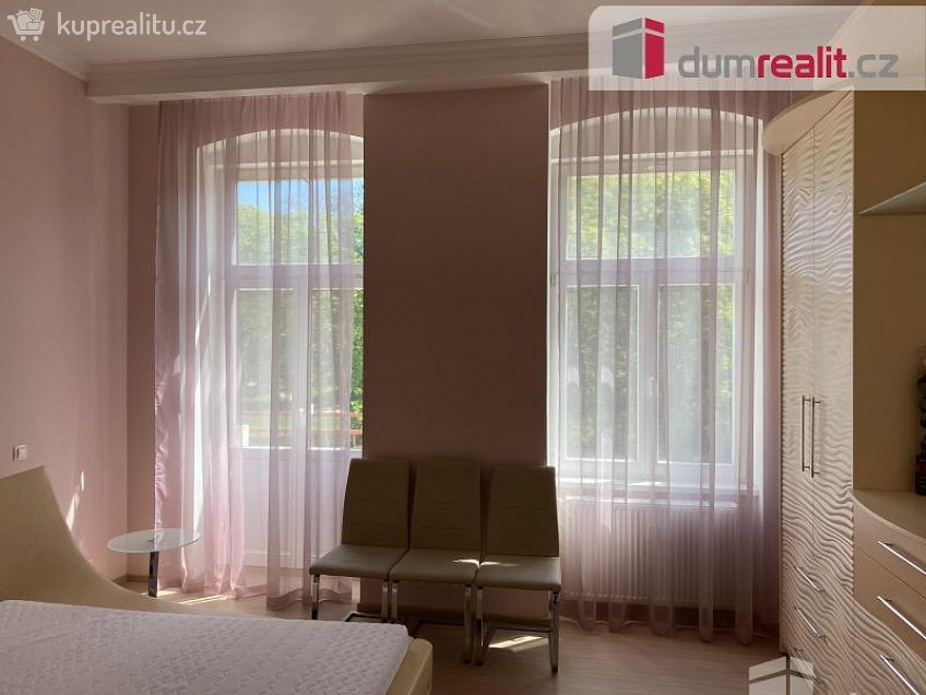 Prodej bytu 2+1 102 m^2 Hlavní třída, Mariánské Lázně 