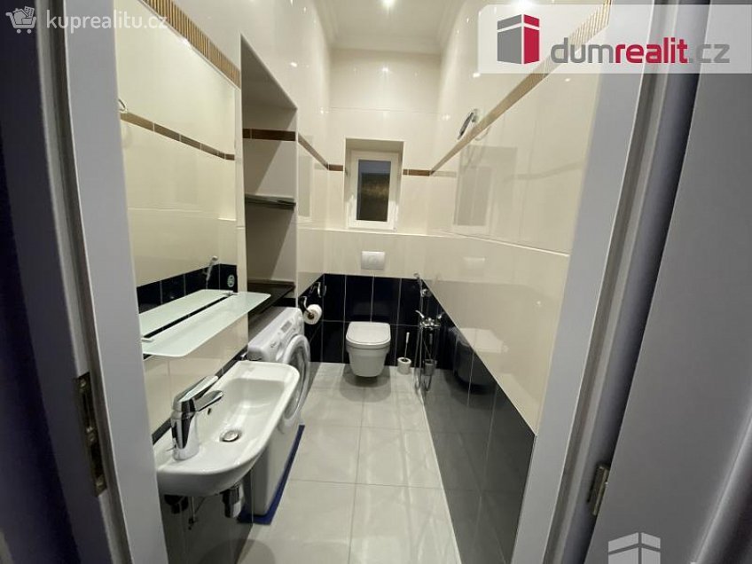 Prodej bytu 2+1 102 m^2 Hlavní třída, Mariánské Lázně 