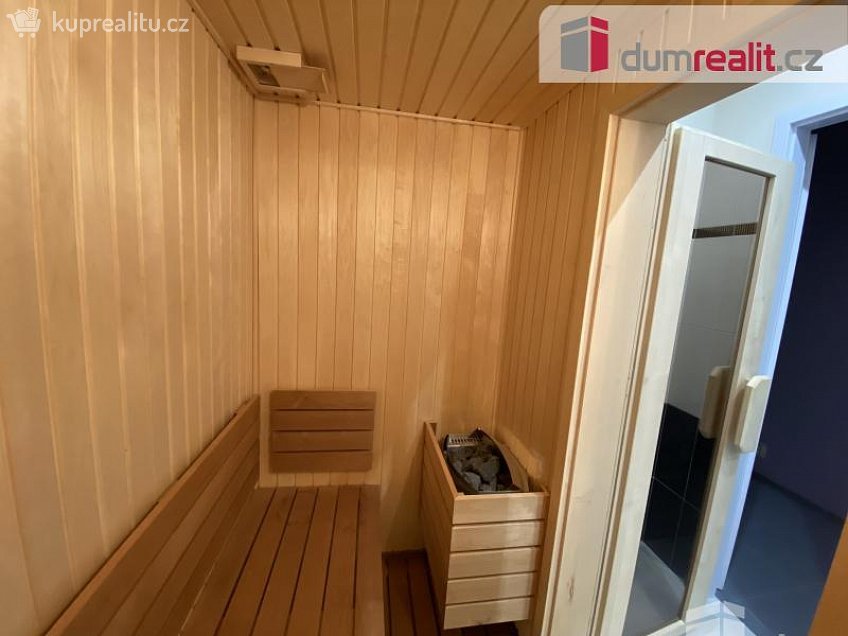 Prodej bytu 2+1 102 m^2 Hlavní třída, Mariánské Lázně 