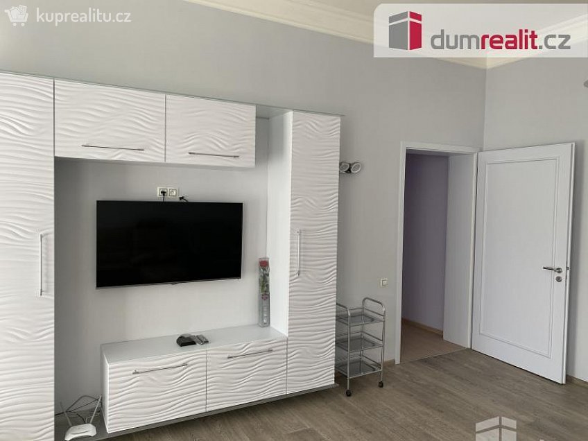 Prodej bytu 2+1 102 m^2 Hlavní třída, Mariánské Lázně 