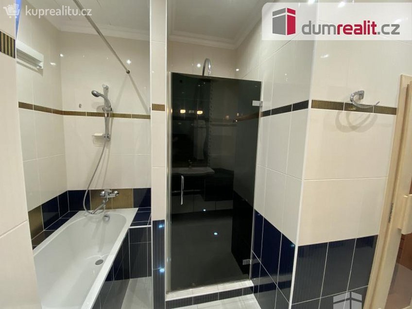 Prodej bytu 2+1 102 m^2 Hlavní třída, Mariánské Lázně 