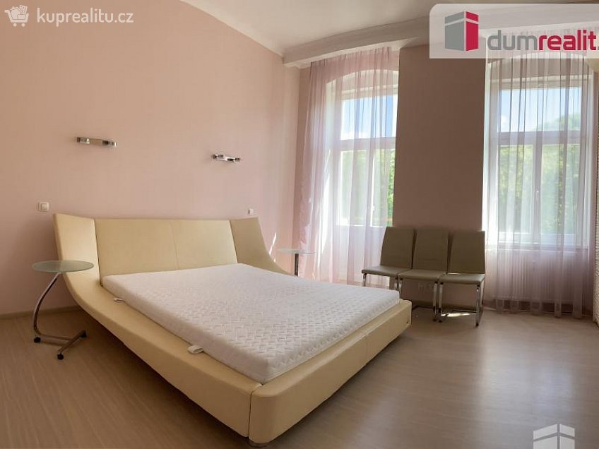 Prodej bytu 2+1 102 m^2 Hlavní třída, Mariánské Lázně 