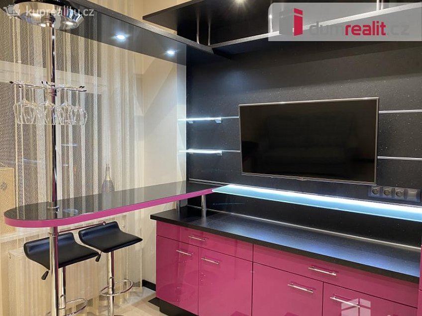 Prodej bytu 2+1 102 m^2 Hlavní třída, Mariánské Lázně 