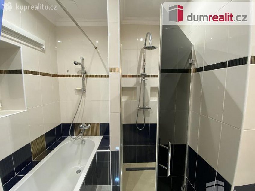 Prodej bytu 2+1 102 m^2 Hlavní třída, Mariánské Lázně 