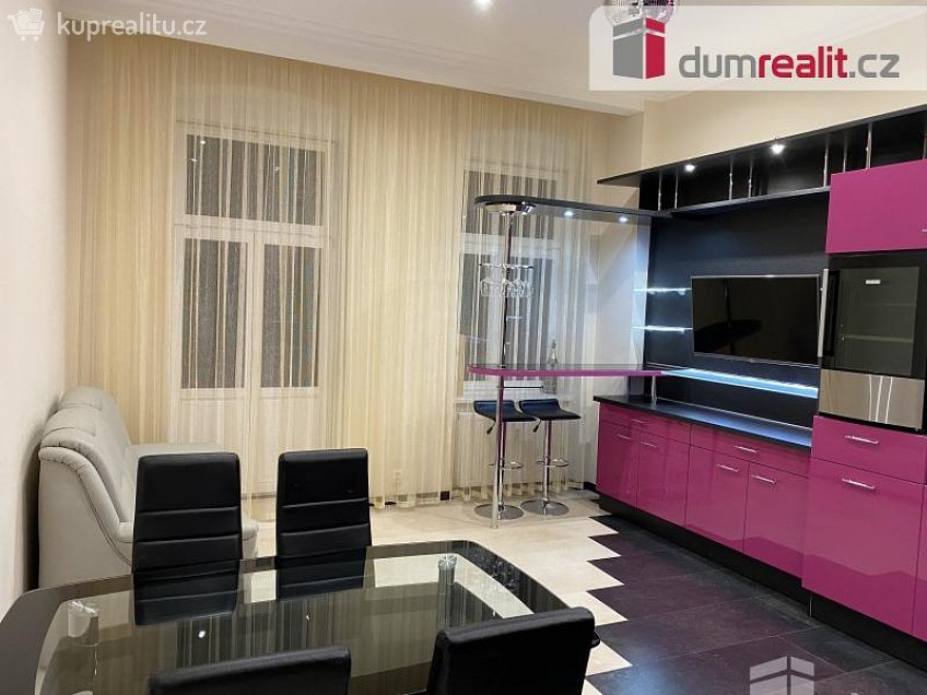 Prodej bytu 2+1 102 m^2 Hlavní třída, Mariánské Lázně 