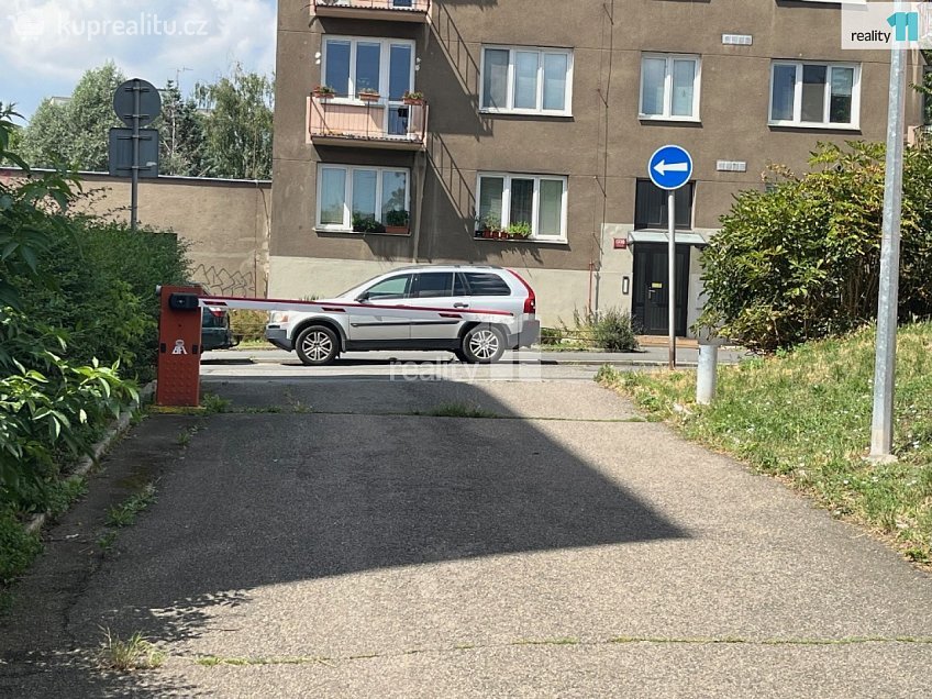 Prodej bytu 3+1 73 m^2 Na hroudě, Praha 10 