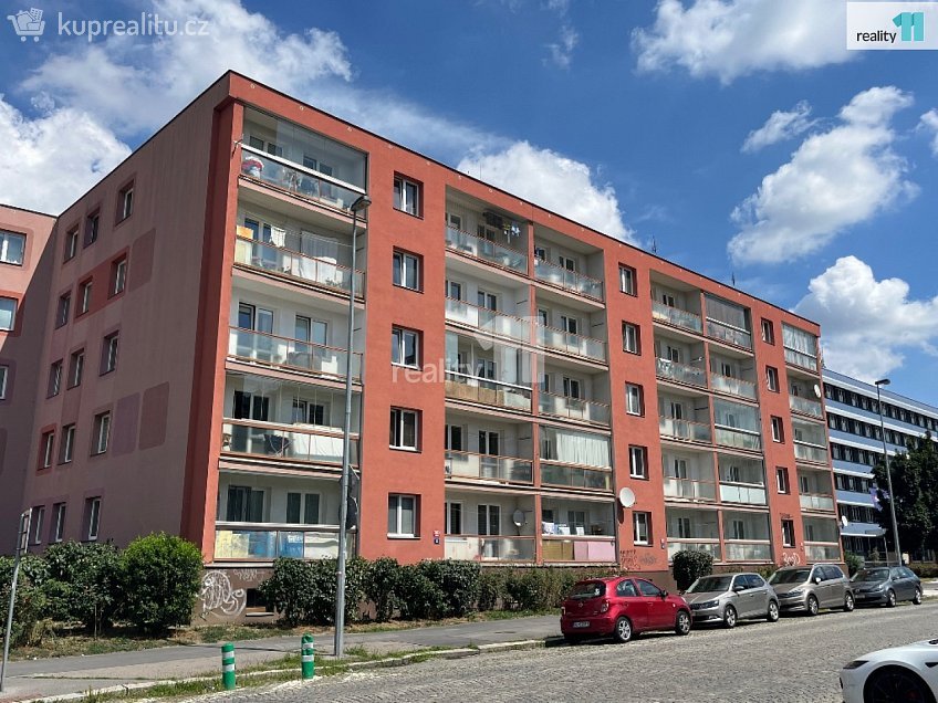 Prodej bytu 3+1 73 m^2 Na hroudě, Praha 10 