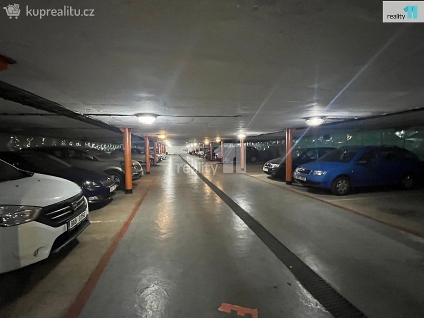 Prodej bytu 3+1 73 m^2 Na hroudě, Praha 10 