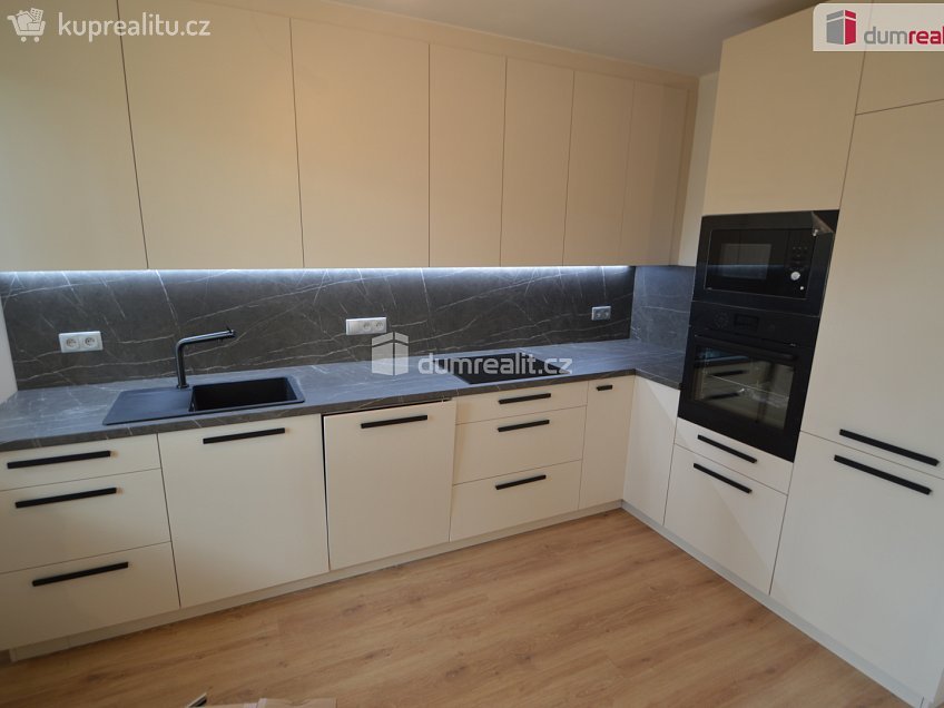 Prodej bytu 4+kk 79 m^2 Mimoňská, Praha 9 