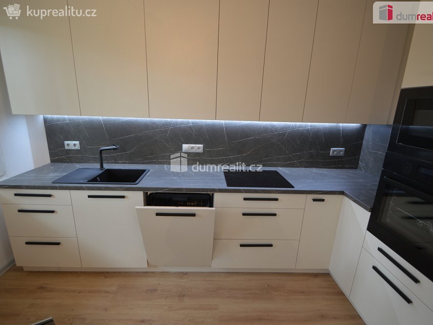 Prodej bytu 4+kk 79 m^2 Mimoňská, Praha 9 