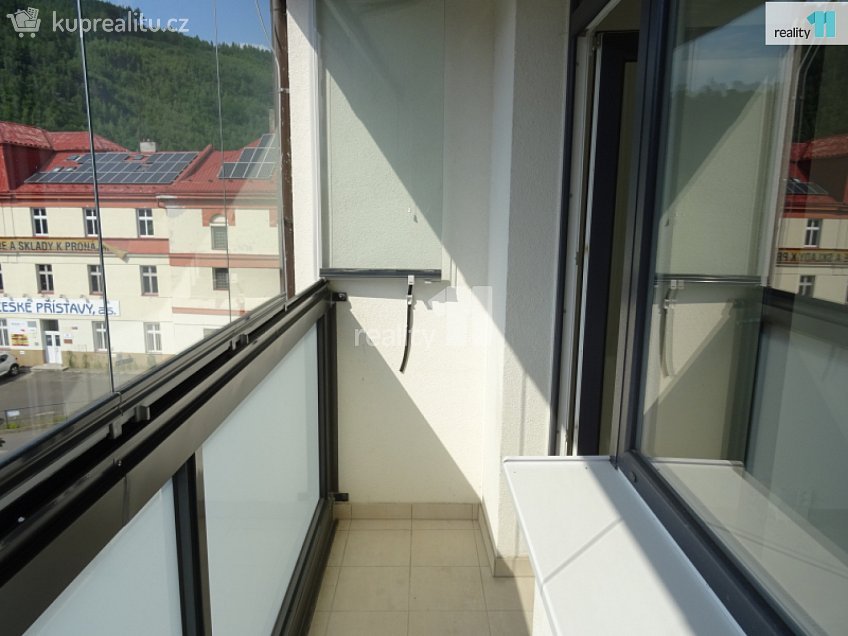 Pronájem bytu 2+kk 50 m^2 Karla Čapka, Děčín 