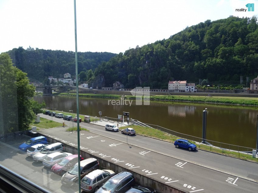 Pronájem bytu 2+kk 50 m^2 Karla Čapka, Děčín 