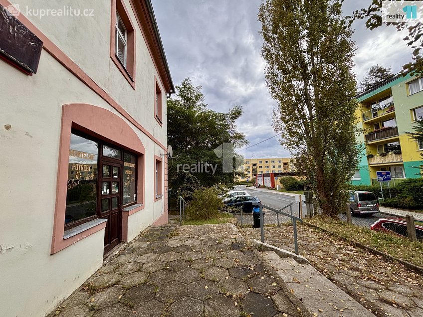 Pronájem  obchodních prostor 80 m^2 Husova, Nový Bor 
