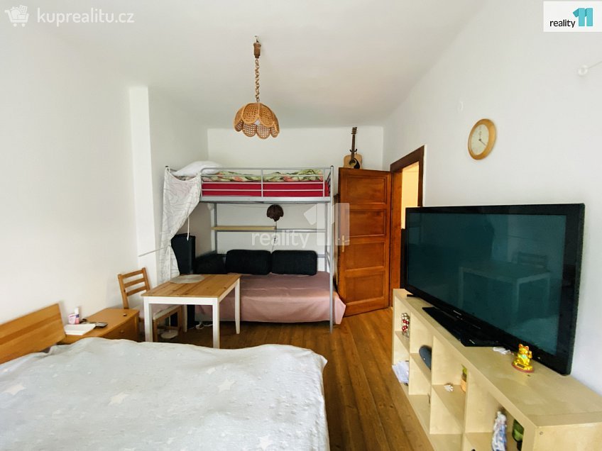 Prodej bytu 1+1 37 m^2 5. května, Praha 4 