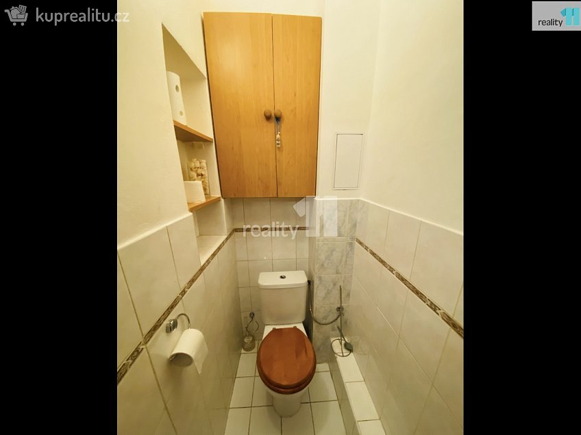 Prodej bytu 1+1 37 m^2 5. května, Praha 4 