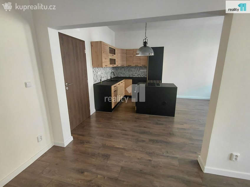 Pronájem bytu 3+1 94 m^2 Údolní, Aš 