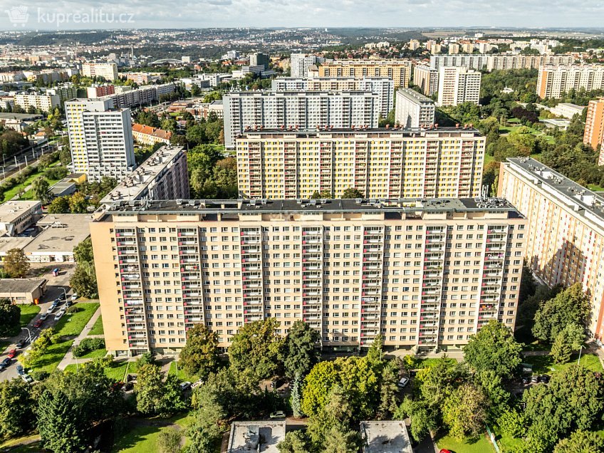 Prodej bytu 3+1 69 m^2 Chabařovická, Praha 8 