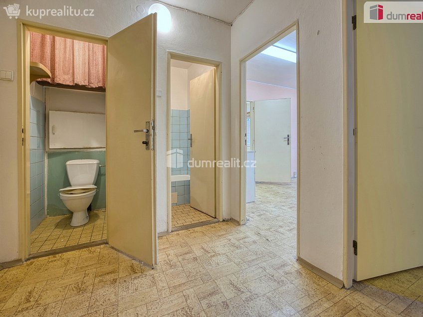Pronájem  kanceláře 88 m^2 Kojetická, Neratovice 