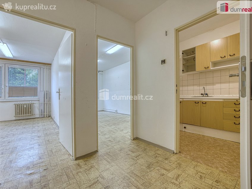 Pronájem  kanceláře 88 m^2 Kojetická, Neratovice 