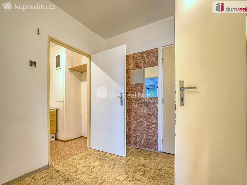Pronájem  kanceláře 88 m^2 Kojetická, Neratovice 