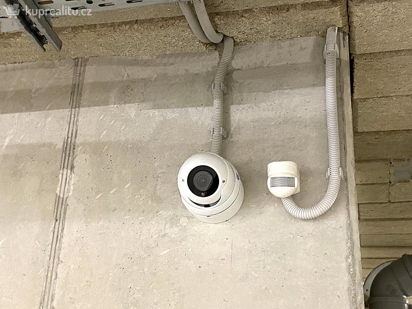 Prodej  garážového stání 25 m^2 Zelnice ll, Slavkov u Brna 68401