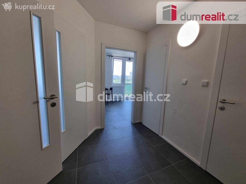 Pronájem bytu 1+1 46 m^2 Sluneční náměstí, Praha 13 