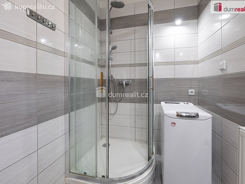 Prodej  rodinného domu 316 m^2 Na Křížku, Měšice 