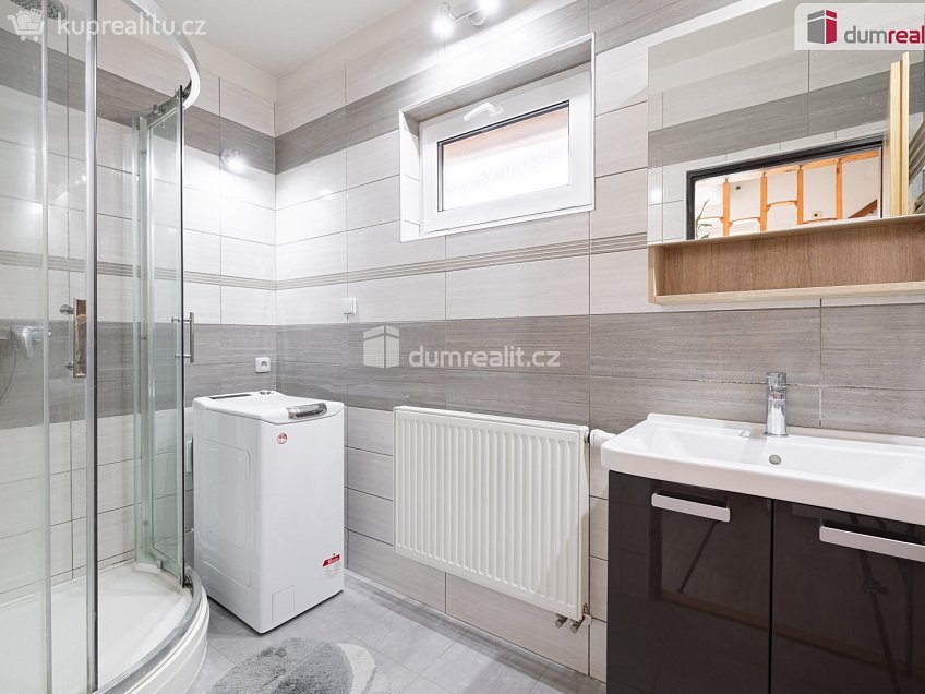 Prodej  rodinného domu 316 m^2 Na Křížku, Měšice 
