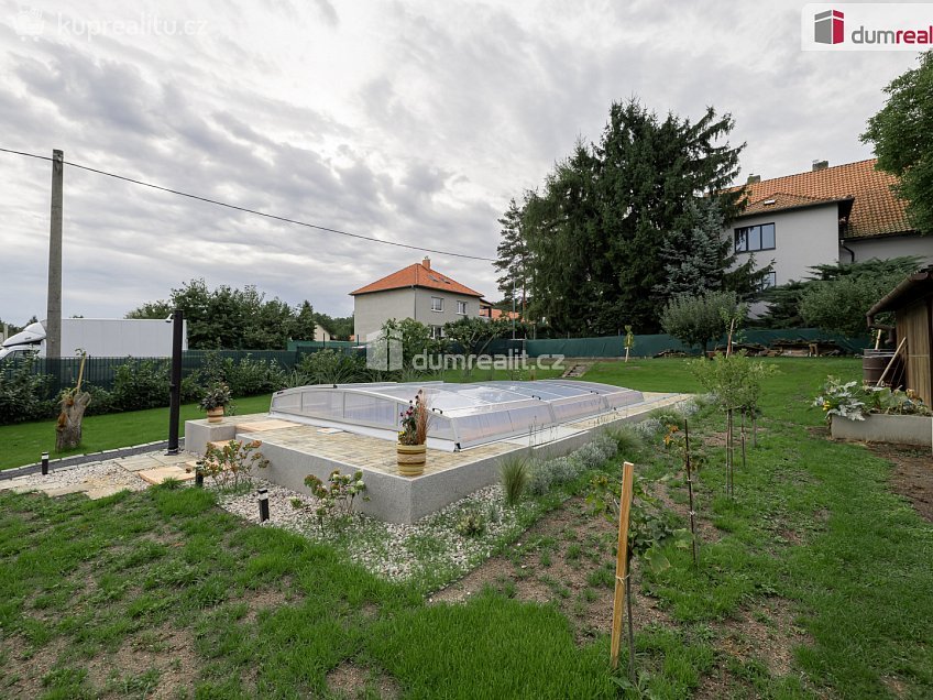 Prodej  rodinného domu 316 m^2 Na Křížku, Měšice 