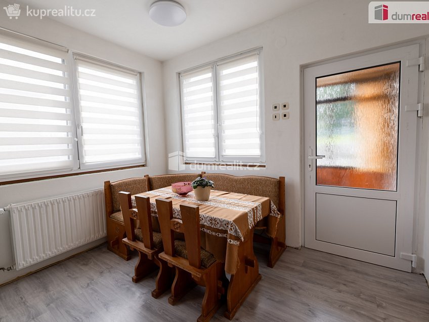 Prodej  rodinného domu 316 m^2 Na Křížku, Měšice 