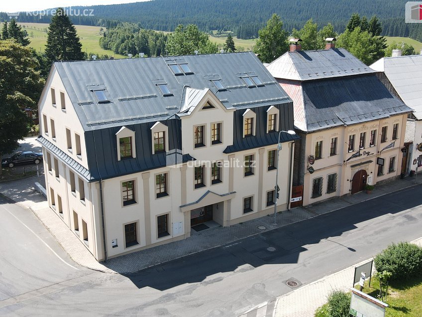 Prodej bytu 2+kk 69 m^2 náměstí Sv. Vavřince, Horní Blatná 