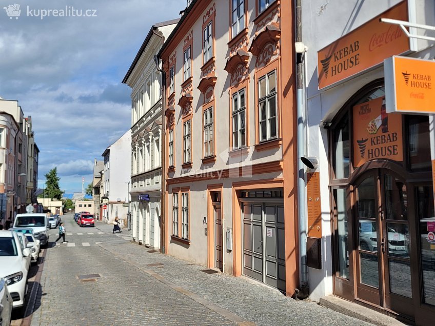Pronájem  obchodních prostor 100 m^2 Na Hradbách, Kolín 